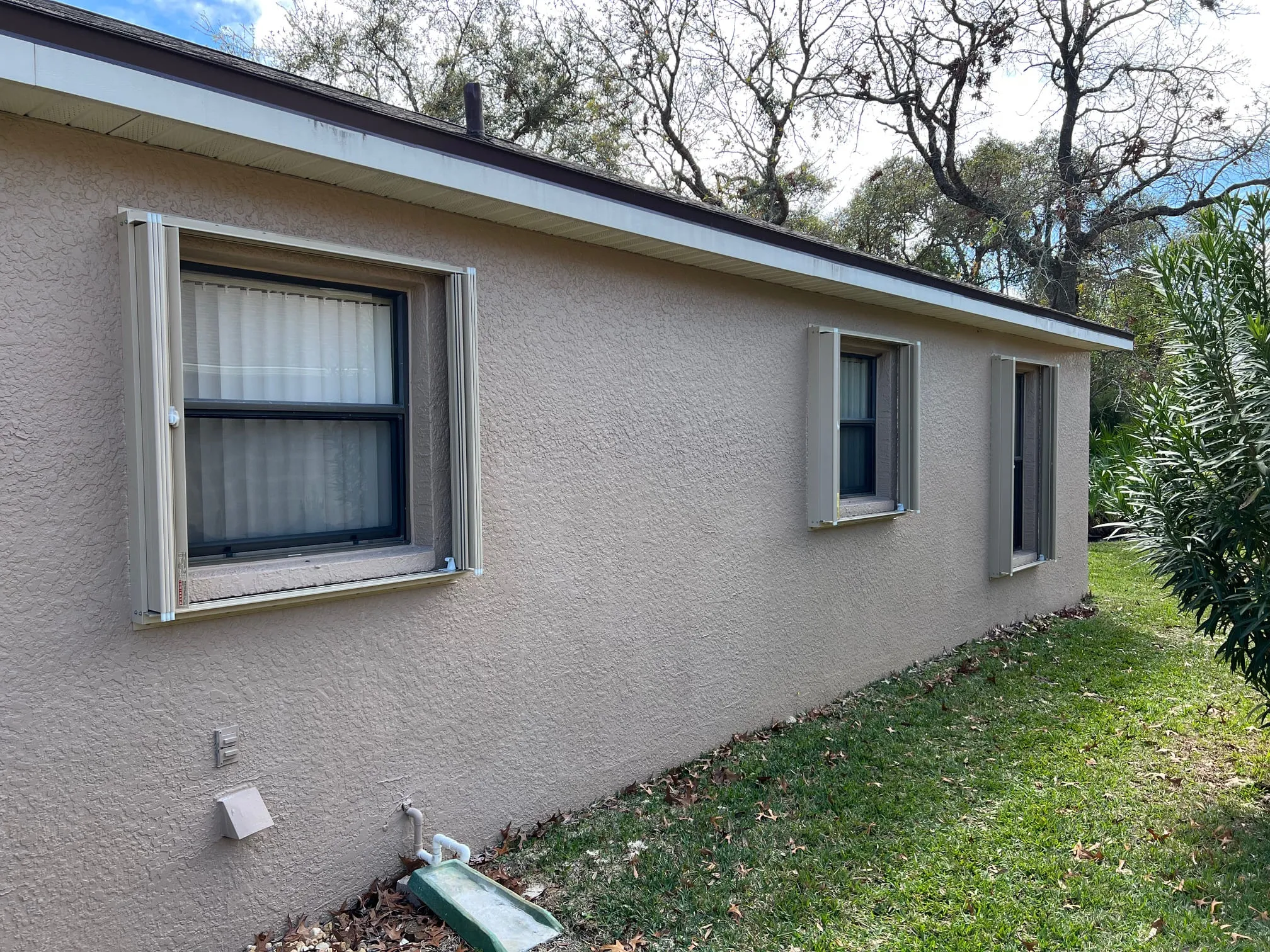 Hurricane accordion shutters