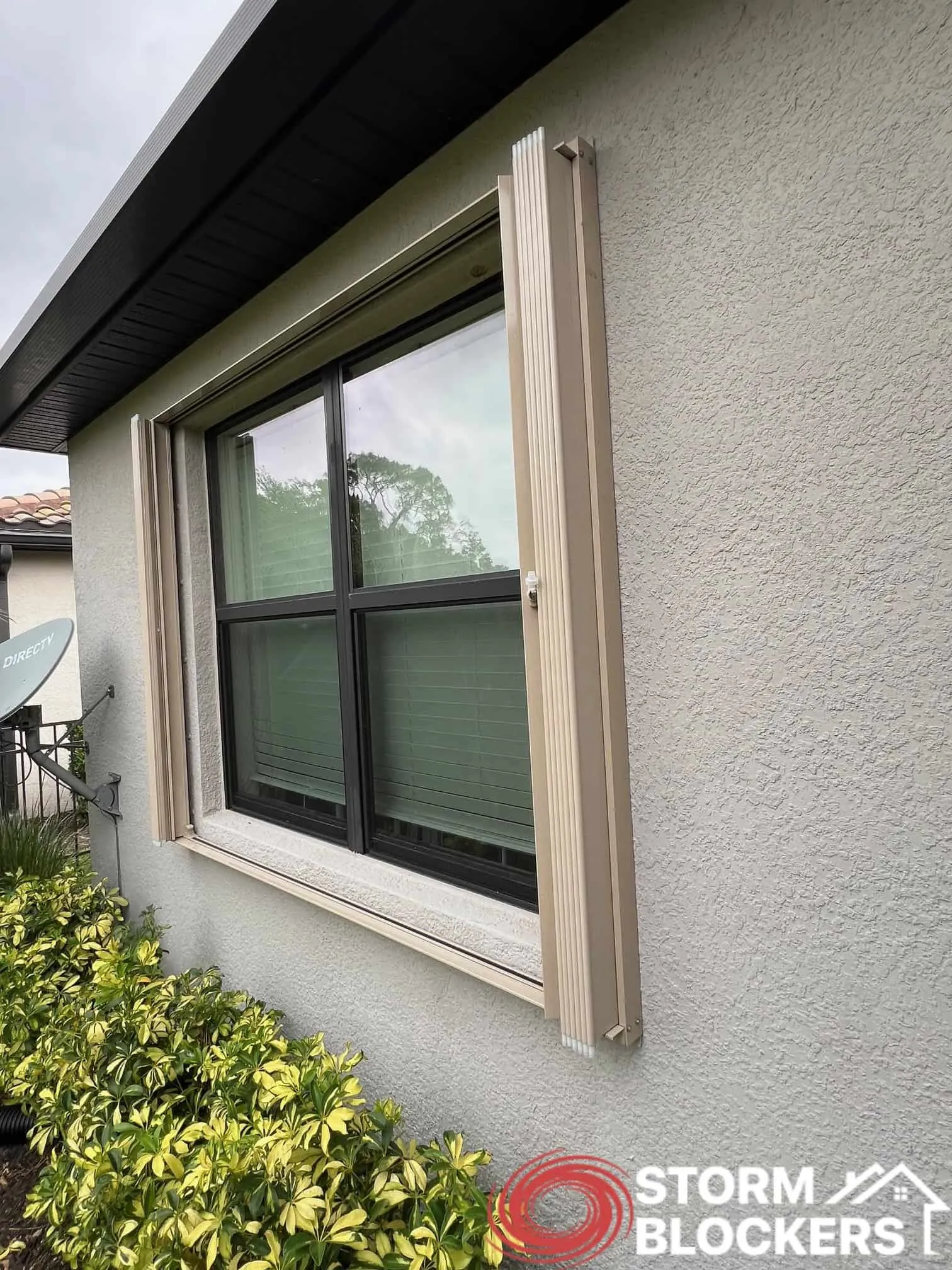 Hurricane accordion shutters